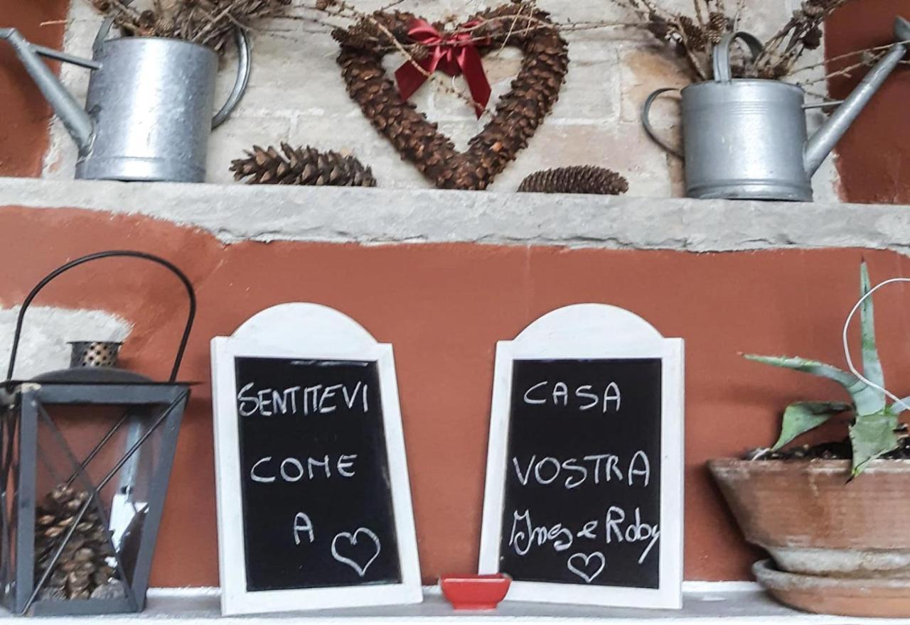 Case Vacanze Ai Burattini Adrara San Rocco Экстерьер фото